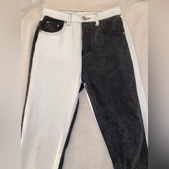 BOOHOO COLOR BLOCK HIGH RAISE STRAIGHT LEG JEANS BLACK & WHITE SIZE US 4 - Picture 2 of 5
